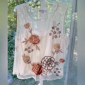 Newport News 22W Embroidered floral 2pc cream spaghetti strap lining from India.